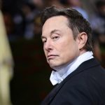 Двойник Илона Маска стал звездой соцсетей