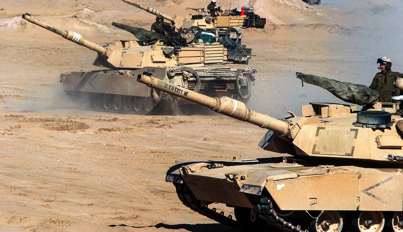 Сколько дают за абрамс. M1 Abrams. Абрамс и леопард. Танков Абрамс и леопард….