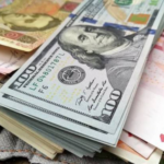 Курс доллара перешагнул 45 грн: чего ждать украинцам дальше