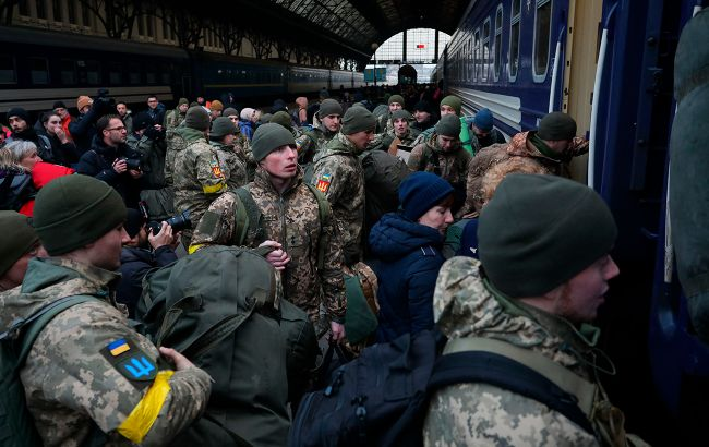 Программа «Контракт 18-24» начала приносить результат: известно о первых выплатах